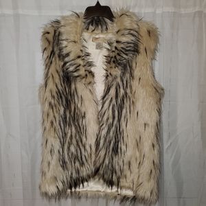 Bedford Cottage Nayla Faux Fur Vest